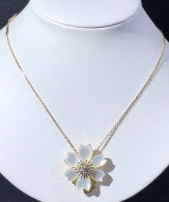 Van Cleef & Arpels Rose De Noël Necklace Custom Natural Diamond 18K Gold (2)