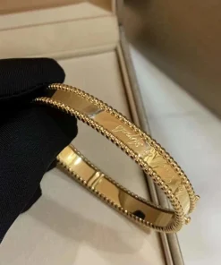 Van Cleef & Arpels Womens Bracelet Custom Gold 18K (2)