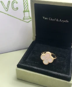 Van Cleef & Arpels Womens Rings Custom Mother Of Pearl 18K Gold (2)
