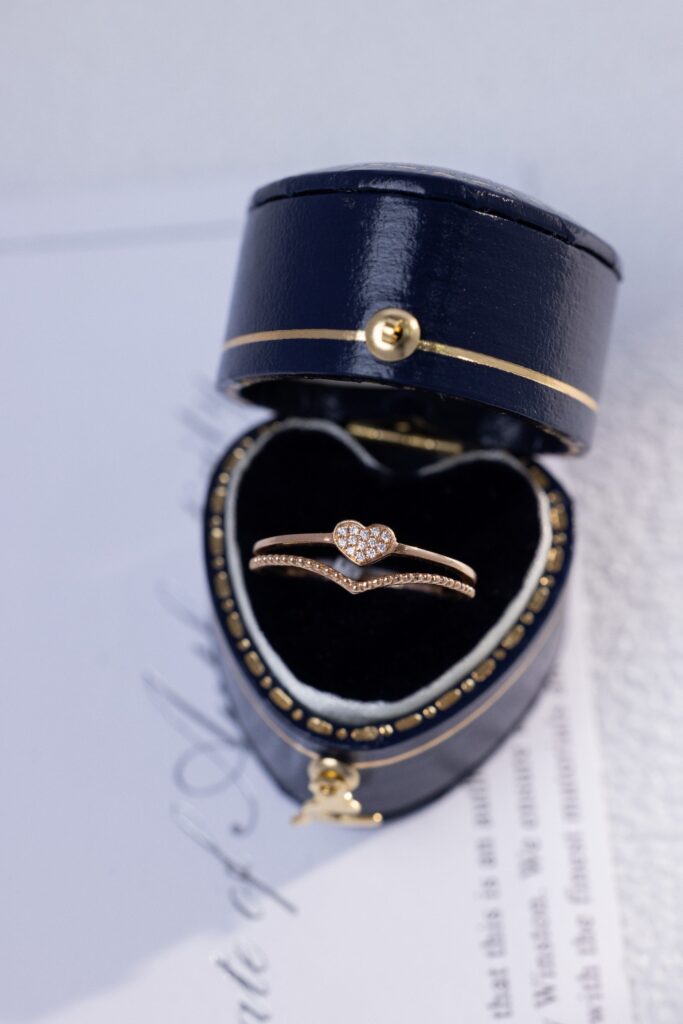 Women's Ring With Heart Pattern With Natural Diamond Crafted In 18k Rose Gold (2)