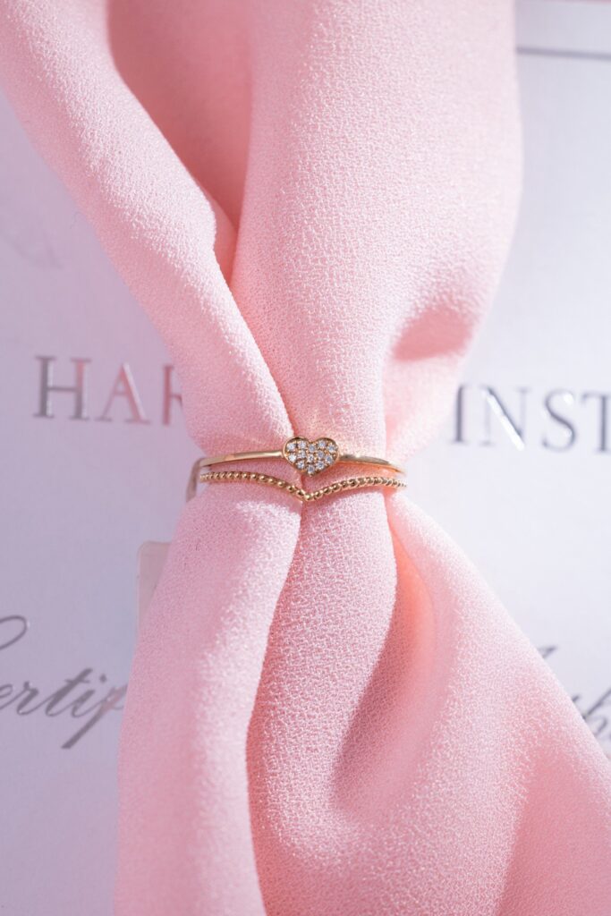 Women's Ring With Heart Pattern With Natural Diamond Crafted In 18k Rose Gold (2)