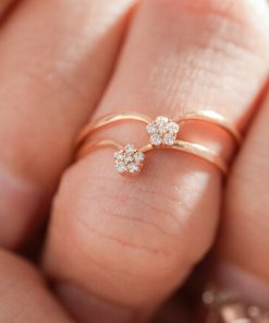 Women's Ring with Flower Pattern Crafted in 18k Rose Gold with Natural Diamonds (2)