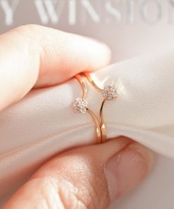 Women's Ring with Flower Pattern Crafted in 18k Rose Gold with Natural Diamonds (2)