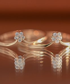 Women's Ring with Flower Pattern Crafted in 18k Rose Gold with Natural Diamonds (2)