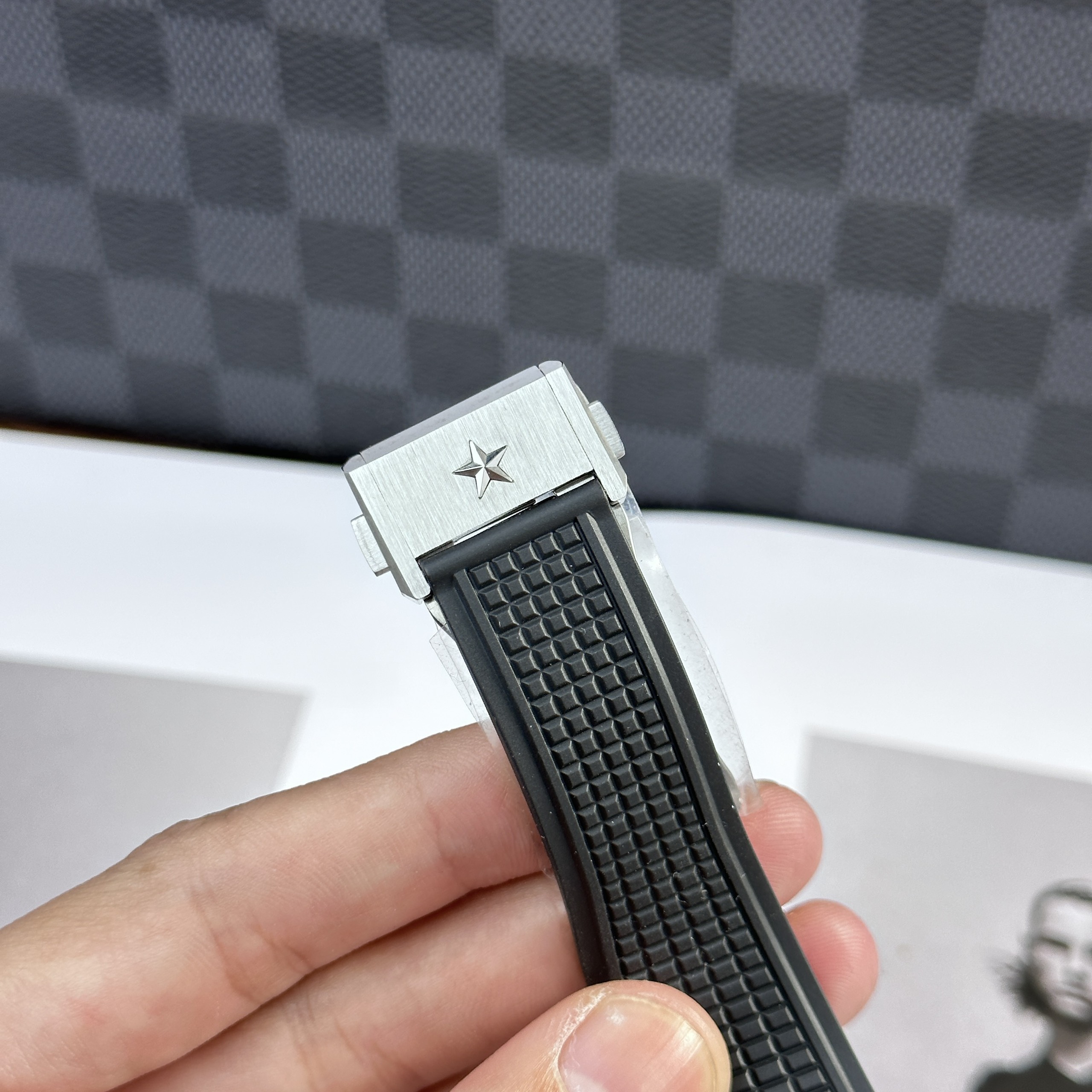 Zenith Defy Classic Best Replica Watch Rubber Band LF Factory 41mm (5) Zenith Defy Classic Best Replica Watch Rubber Band LF Factory 41mm (1)