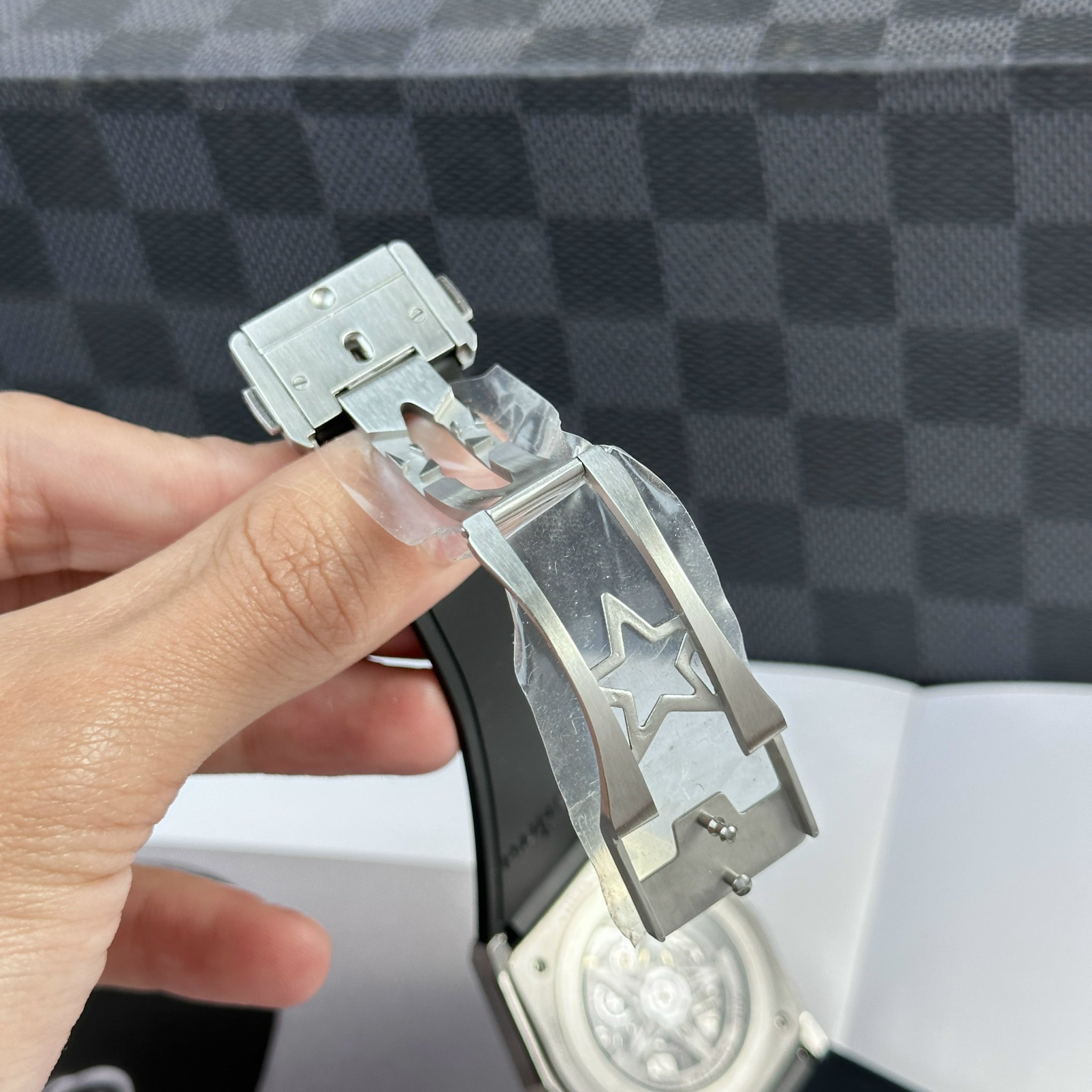 Zenith Defy Classic Best Replica Watch Rubber Band LF Factory 41mm (7) Zenith Defy Classic Best Replica Watch Rubber Band LF Factory 41mm (1)