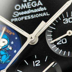 Omega Speedmaster Anniversary Snoopy Black Dial Replica Watches New 2025 Edition 42mm (1)
